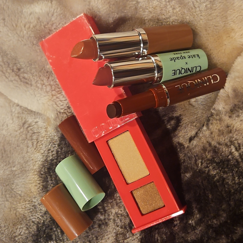 Clinique Lipstick And Shadow Set